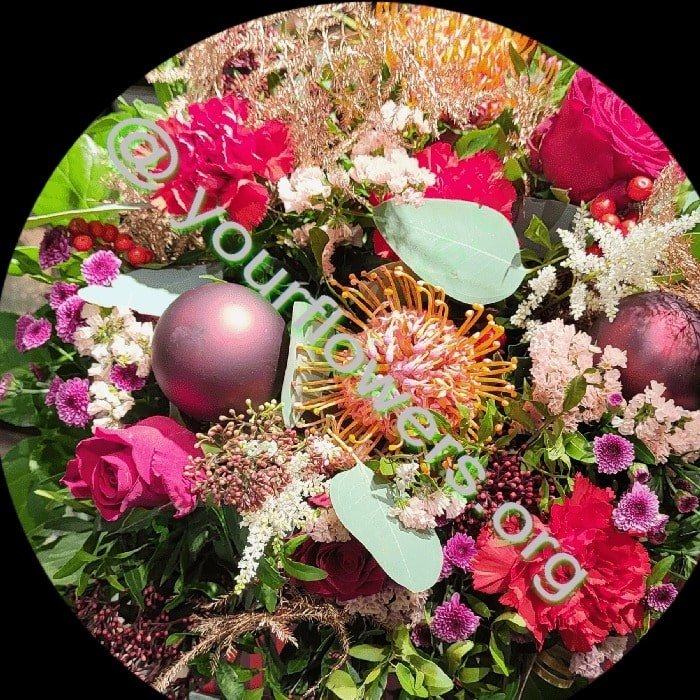 Trauerfloristik online - Ihr Blumenladen vor Ort. Blumenstrauß aus frischen Blumen auf Bestellung geliefert – Jetzt kaufen